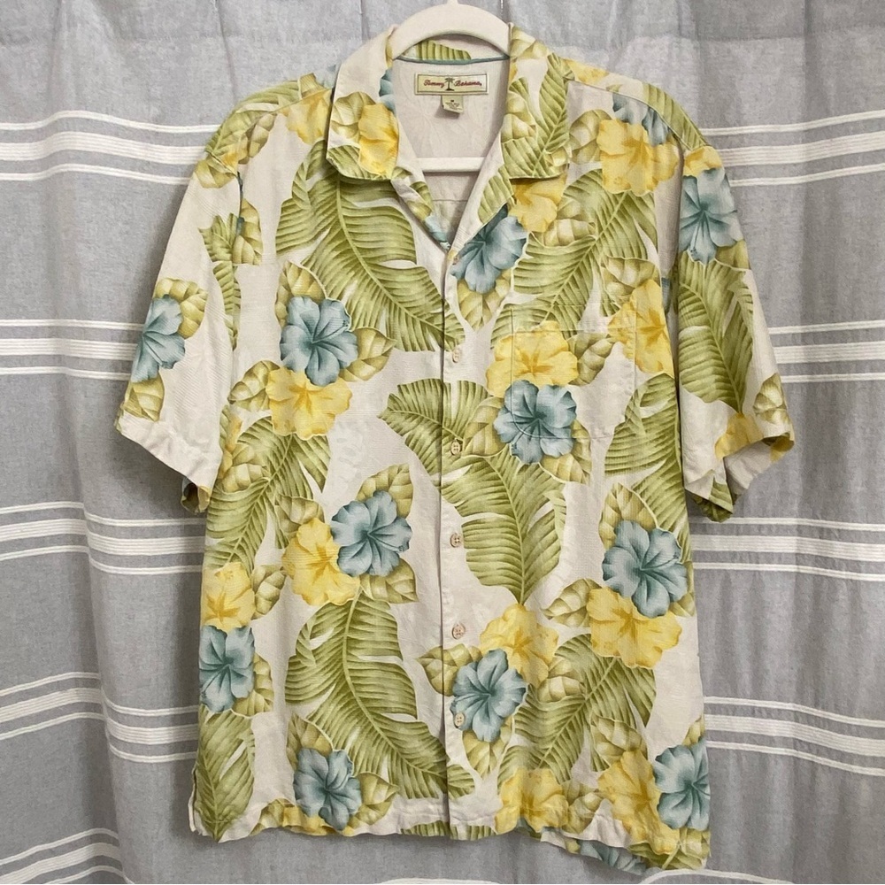 TOMMY BAHAMA / Silk Hawaiian Tropical Short Sleeve Button Down Shirt Size M